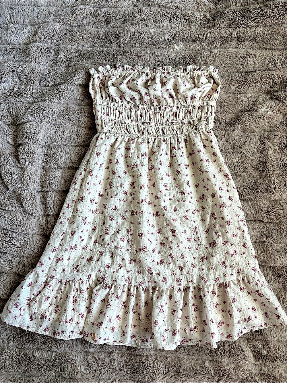 Full Tilt Floral Smocked Mini Dress in Cream & Pink Size XS